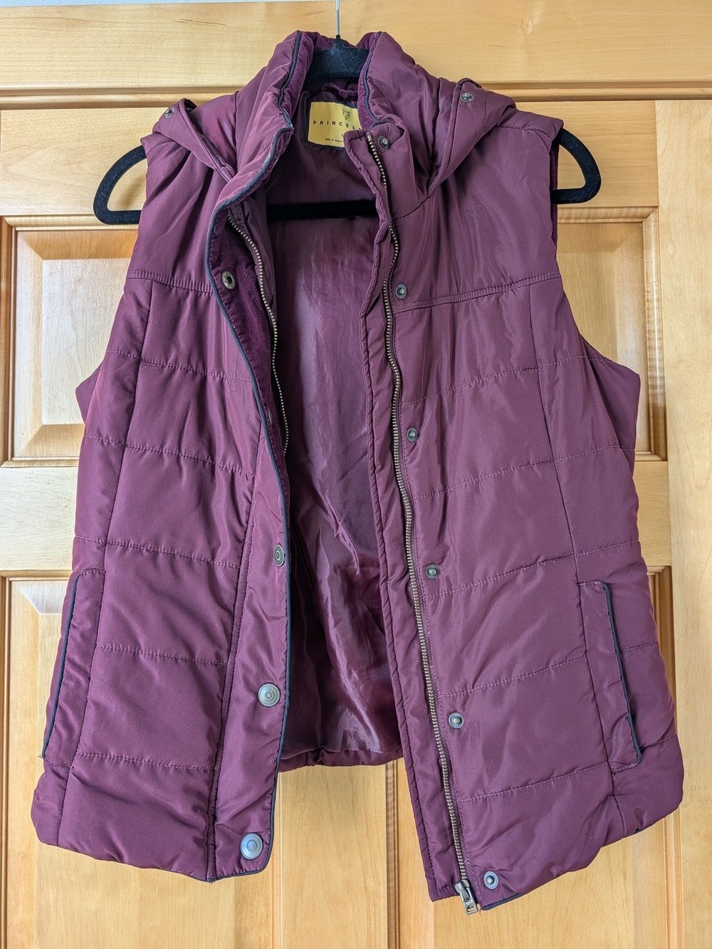 Prince & Fox Quilted Hooded Vest in Burgundy